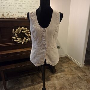 Sleeveless Button-Down Top/Vest